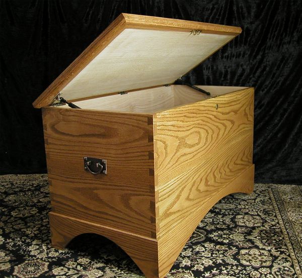 Video Journey Oak Dovetailed Blanket Chest by John Nixon